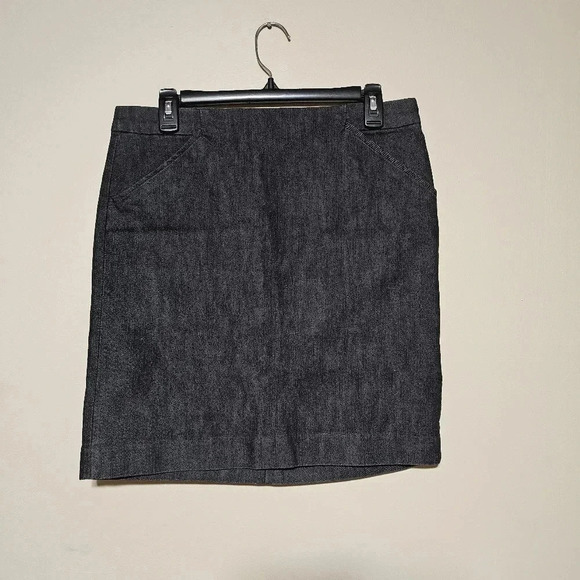 Gap Denim Skirt Women's size 8 Charcoal Gray Black Stretch Above Knee Short - Picture 1 of 6